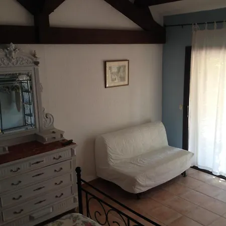 Appartement Domaine de la Marseillaise à La Crau Chambre photo