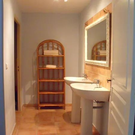 Appartement Domaine de la Marseillaise à La Crau Chambre photo