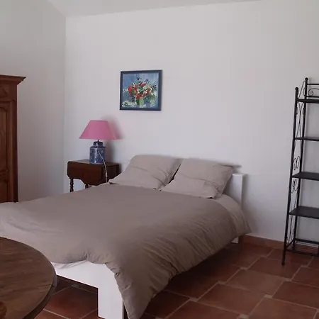 Appartement Domaine de la Marseillaise à La Crau Chambre photo